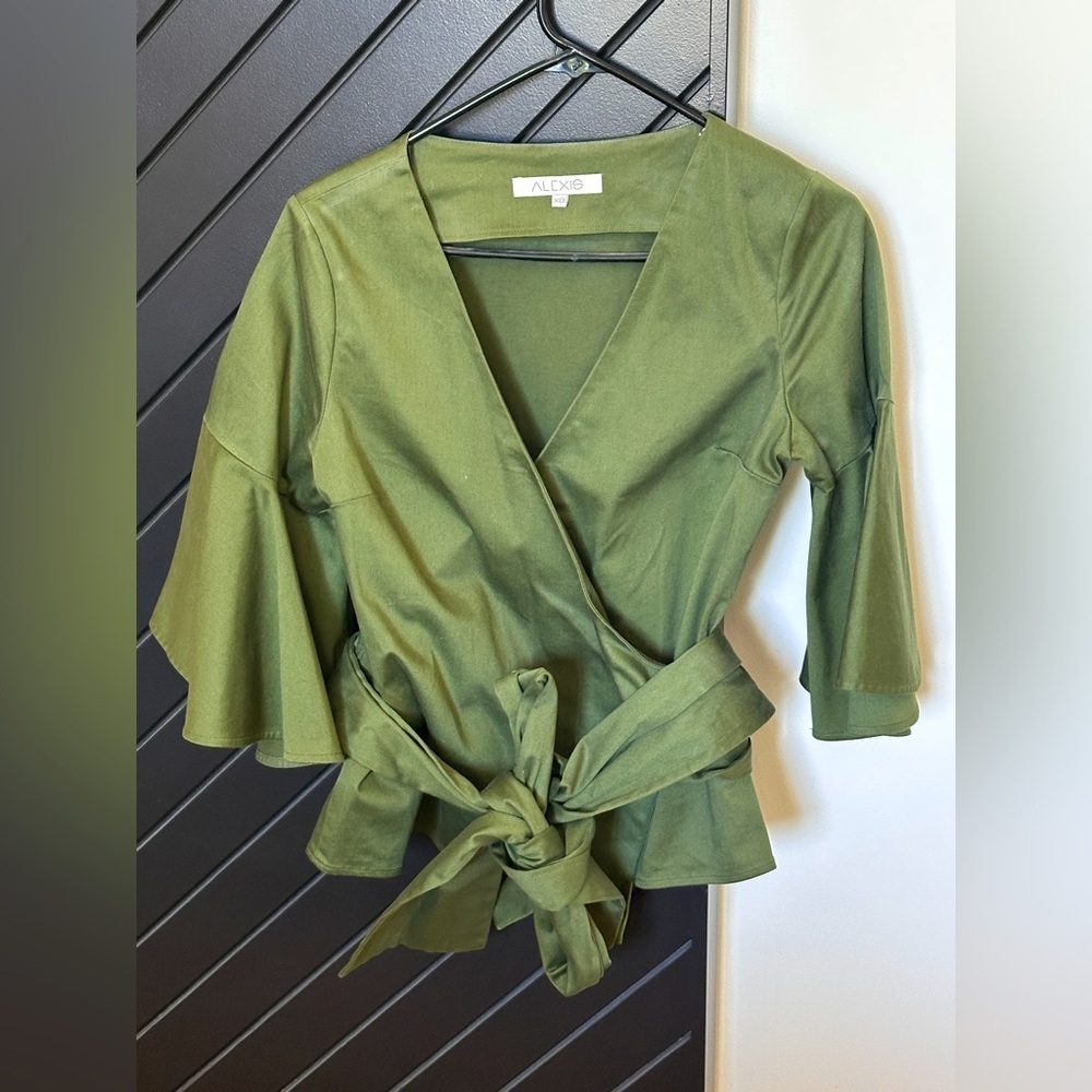 Alexis poplin wrap top with fluted sleeves. Size Petite. Worn ONCE!